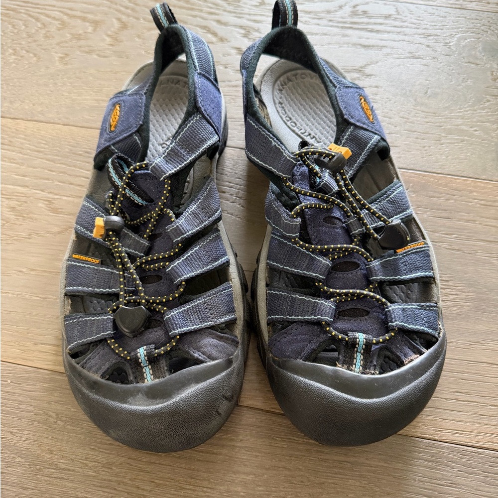 Keen Women's Sandals navy blue size 8 1/5